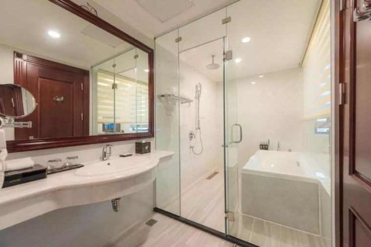 Phòng The Shine Suite